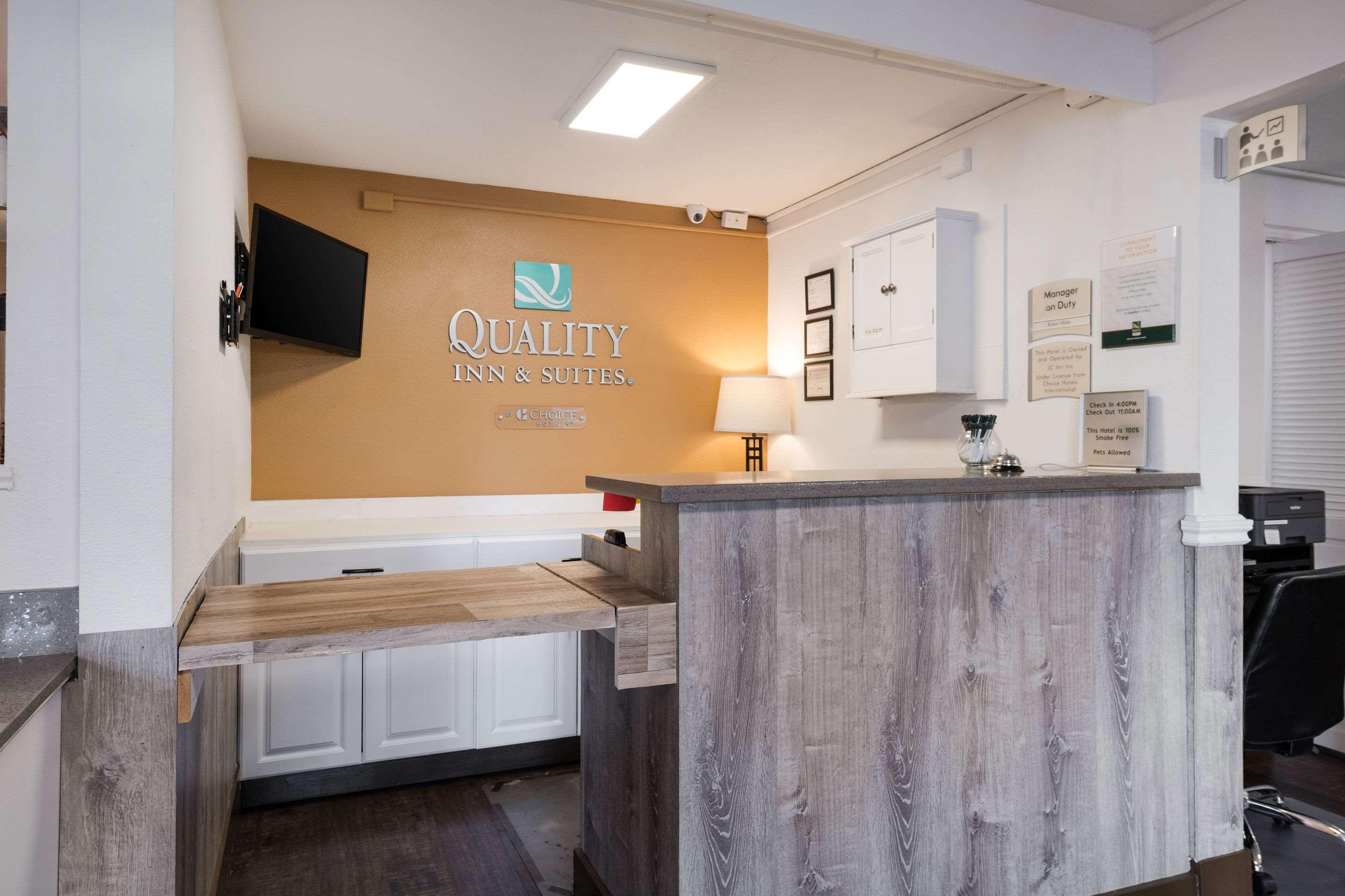 Quality Inn & Suites Silverdale Bangor-Keyport Exterior foto